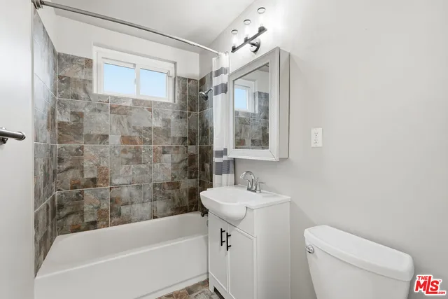 $996,750 | 2553 Pine Avenue, Long Beach, CA 90806