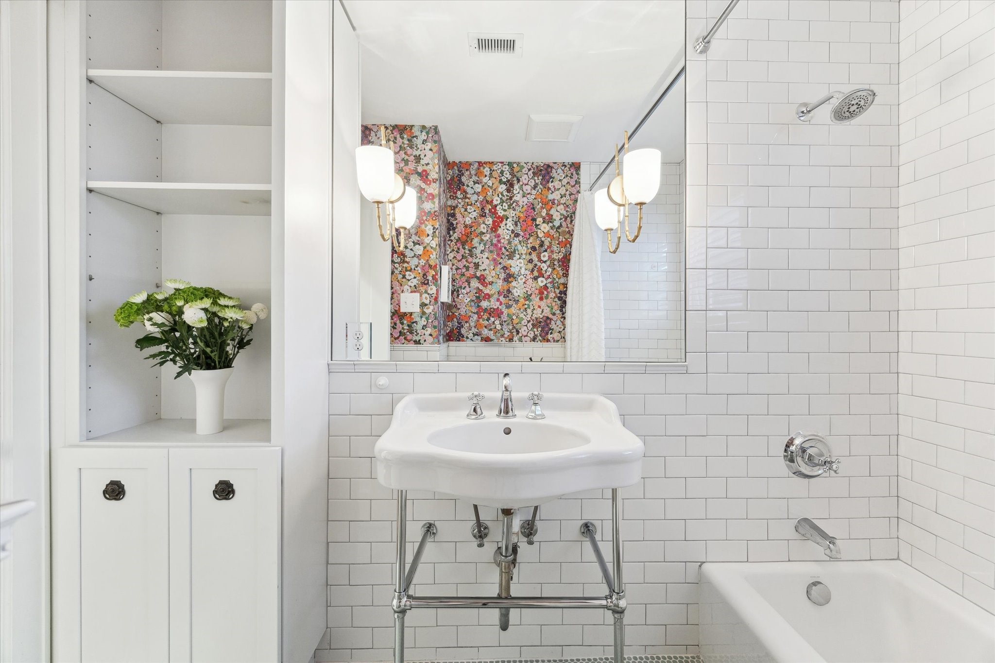 2124 Sul Ross Street Houston, TX 77098 - Photo 26 of 36 First floor full bath features House of Hackney wallpaper and Ann Sacks tile