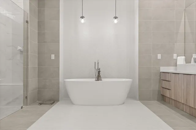 $2,997,000 | 15600 Pendio Drive, Montverde, FL 34756