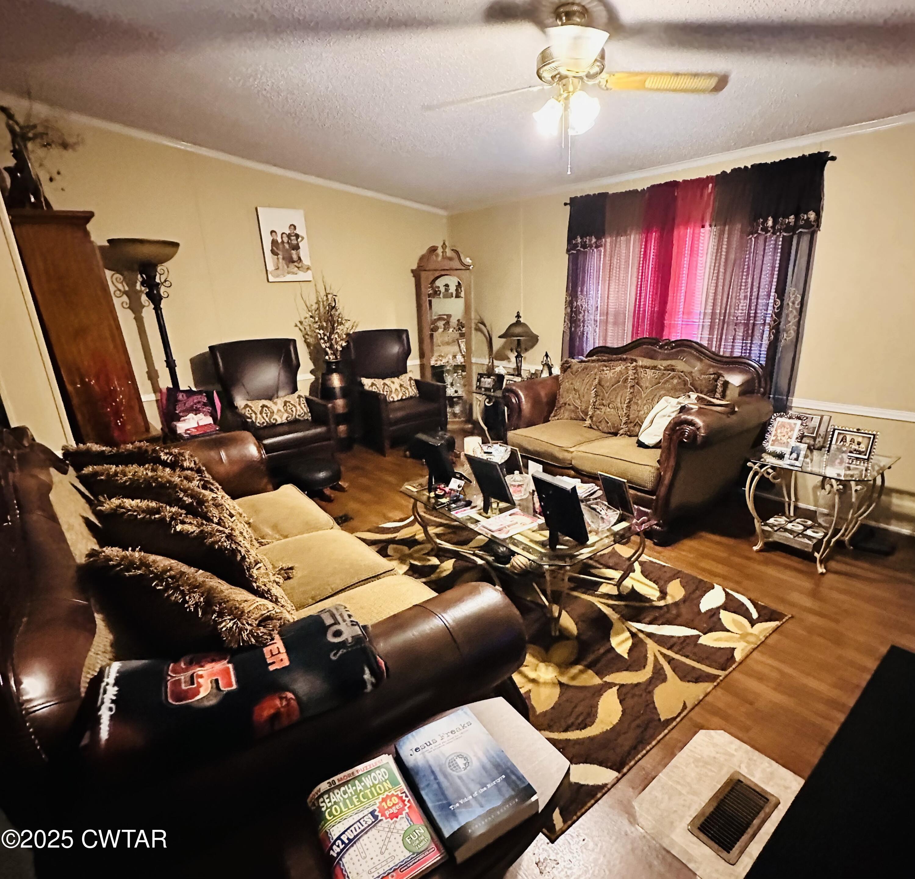 1730 Stallings Road Humboldt, TN 38343 - Photo 3 of 21 a living room with furniture and a couch