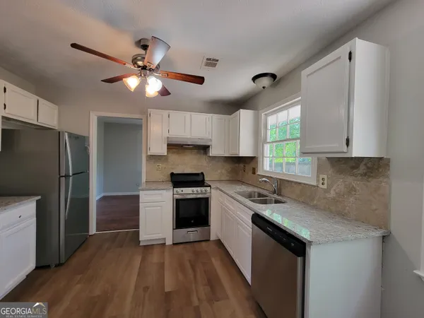 $1,850 | 679 Wellington Way, Jonesboro, GA 30238