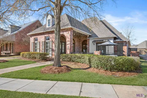 $585,000 | 13652 Kings Ct Avenue, Baton Rouge, LA 70810