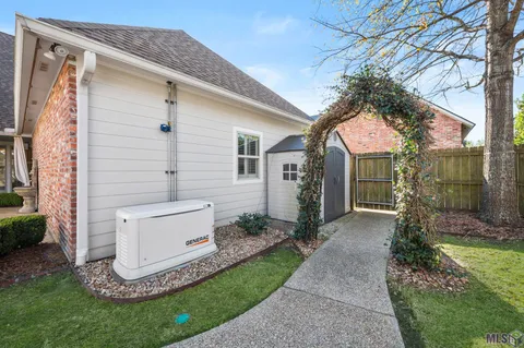 $585,000 | 13652 Kings Ct Avenue, Baton Rouge, LA 70810