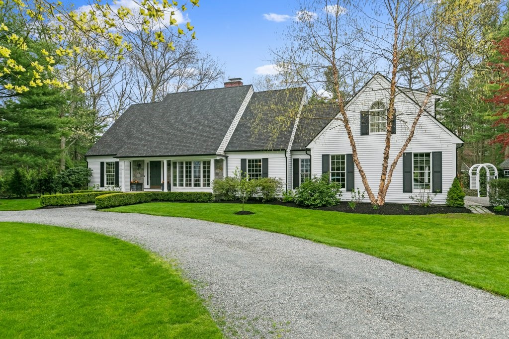 4 Deep Meadow Road Barrington, RI 02806 - Photo 1 of 47 Gallery Image 1