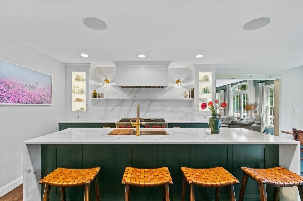 4 Deep Meadow Road Barrington, RI 02806 - Photo 9 of 47 Gallery Image 9