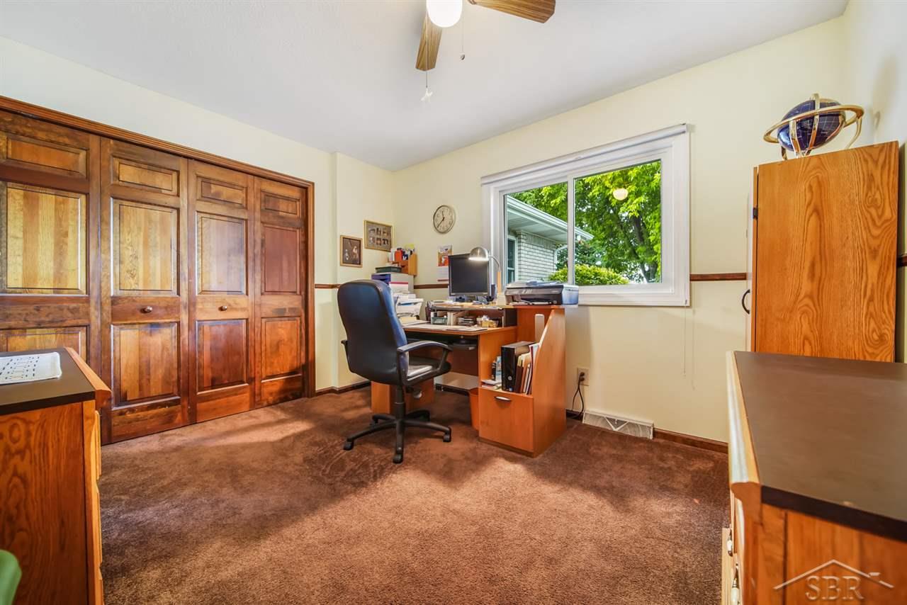 3918 North Center Road Saginaw, MI 48603 - Photo 15 of 23 Currently being used as Office.