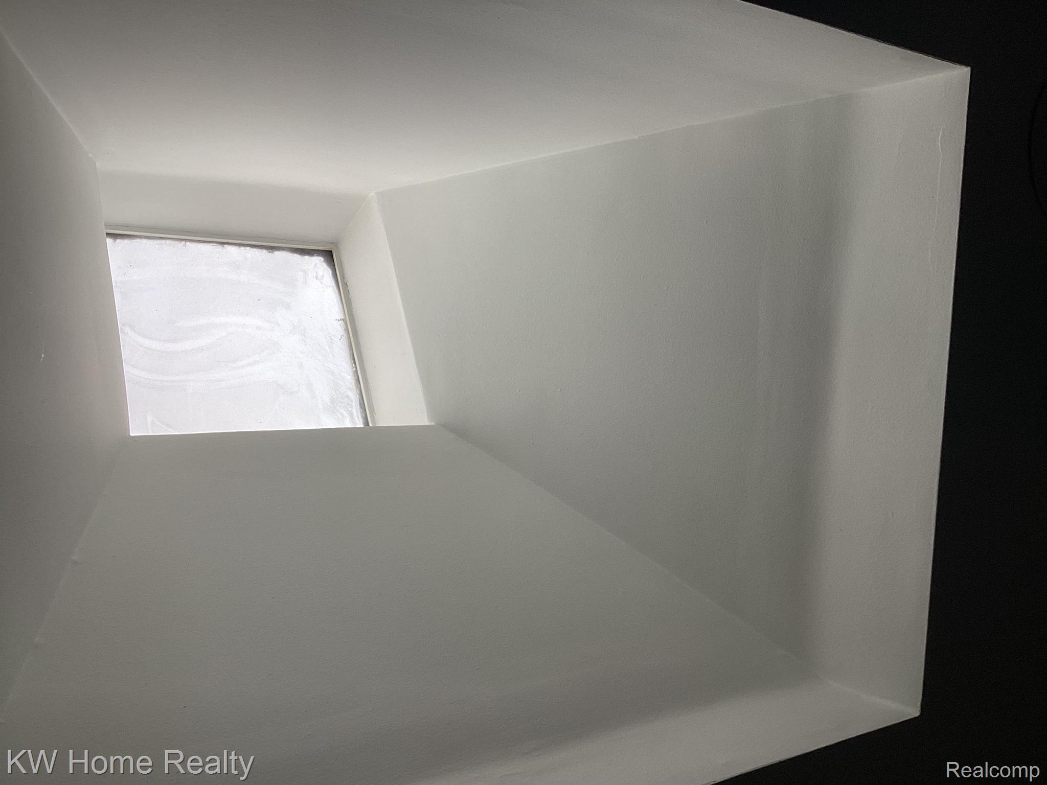 26447 Student Street Redford, MI 48239 - Photo 30 of 38 Kitchen Sky Light