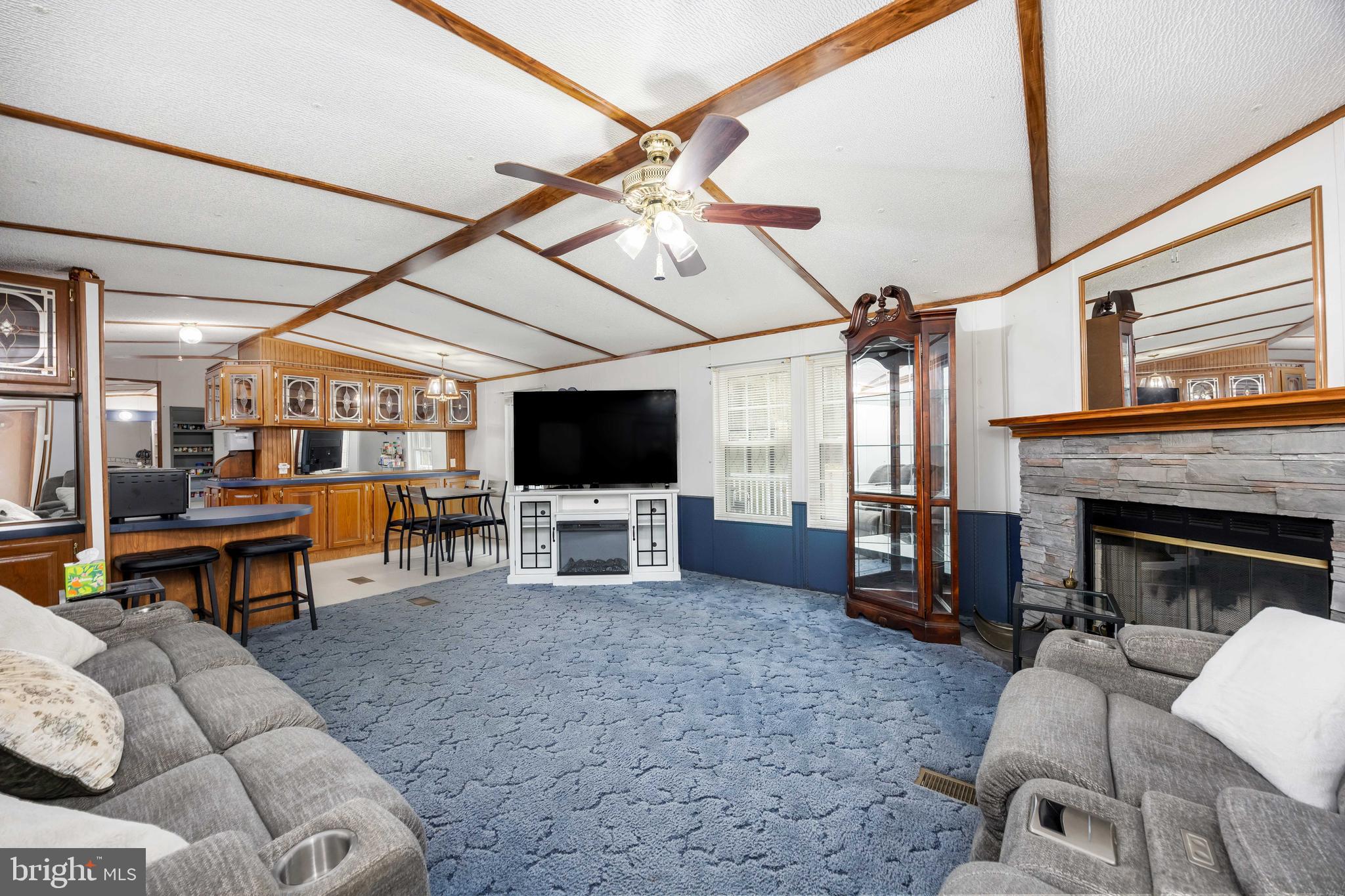 22139 Royal Oak Road Quantico, MD 21856 - Photo 10 of 60 Living room