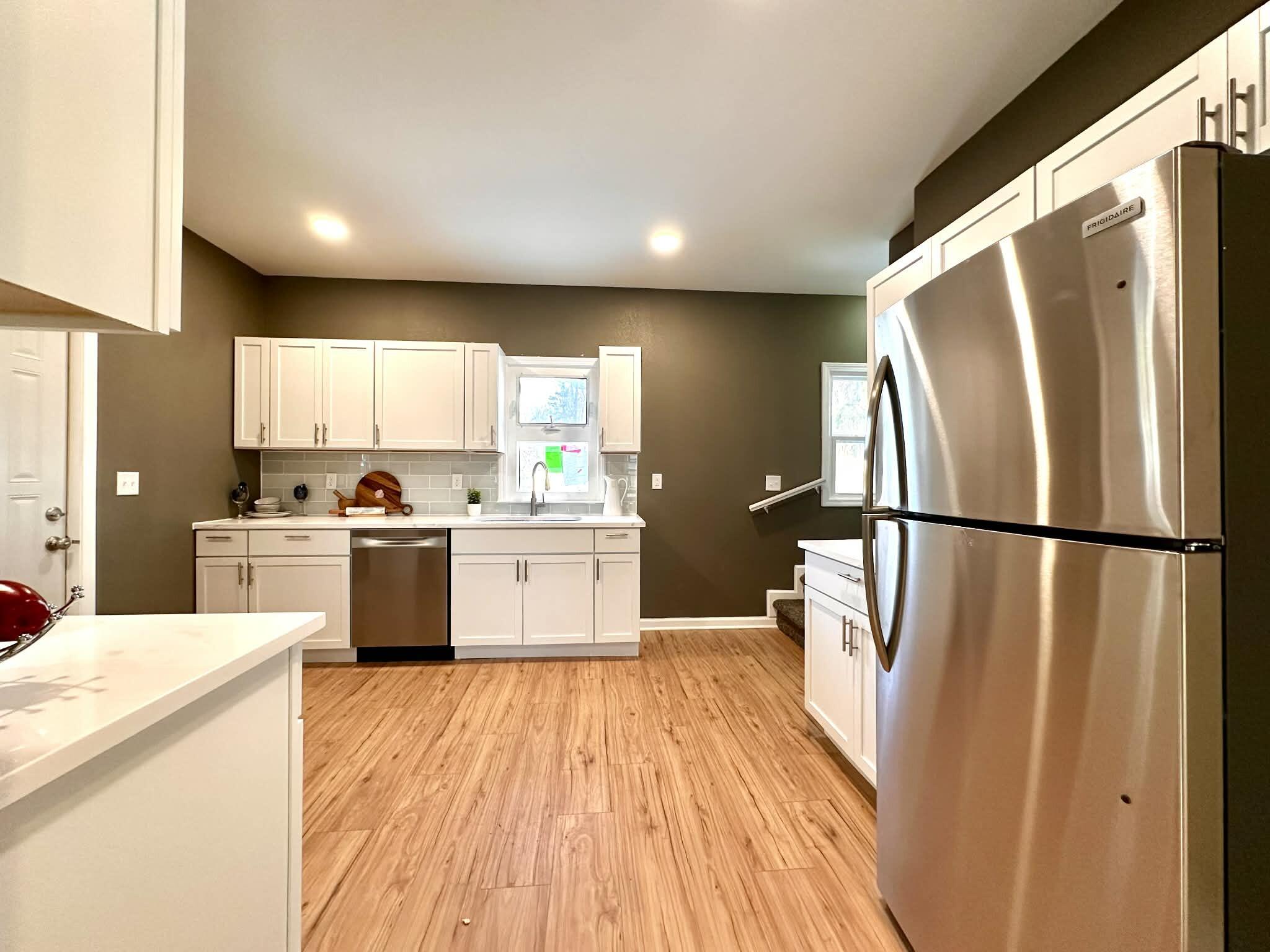 2702 Springbrook Road Pleasant Prairie, WI 53143 - Photo 6 of 13 Kitchen, angle 2
