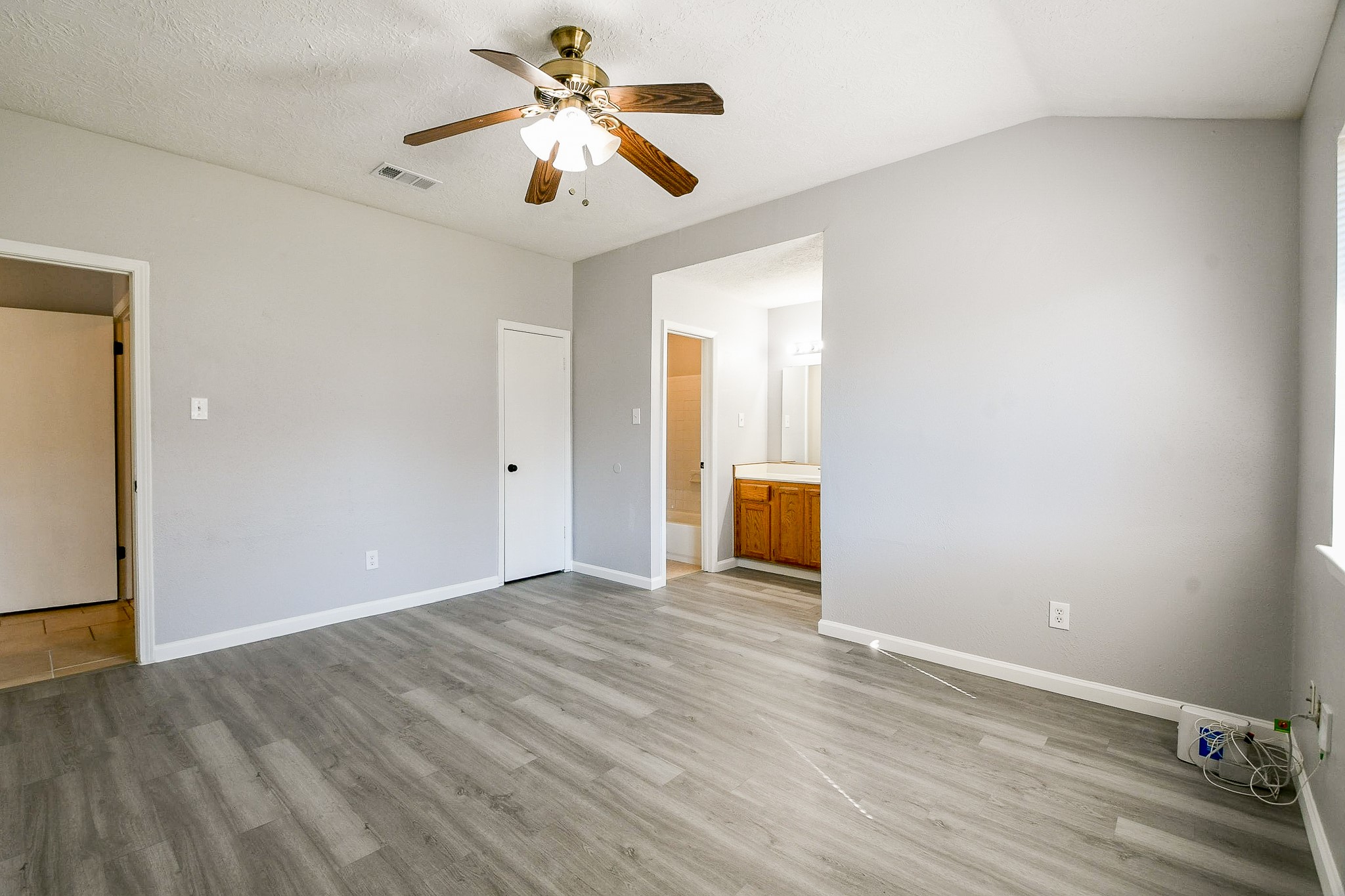 4719 Brownfields Drive Houston, TX 77066 - Photo 5 of 20 a view of a livingroom with a hardwood