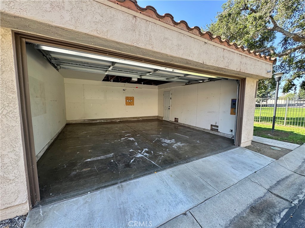 9801 Allesandro Court Rancho Cucamonga, CA 91730 - Photo 17 of 21 a view of a garage