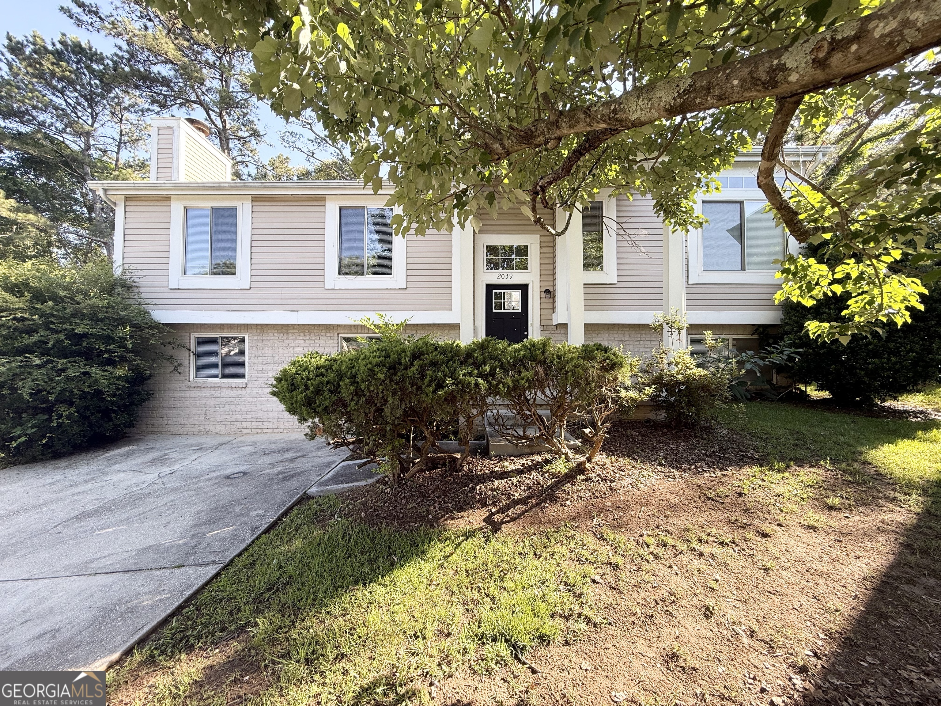 2039 Raintree Place Lithonia, GA 30058 - Photo 2 of 9