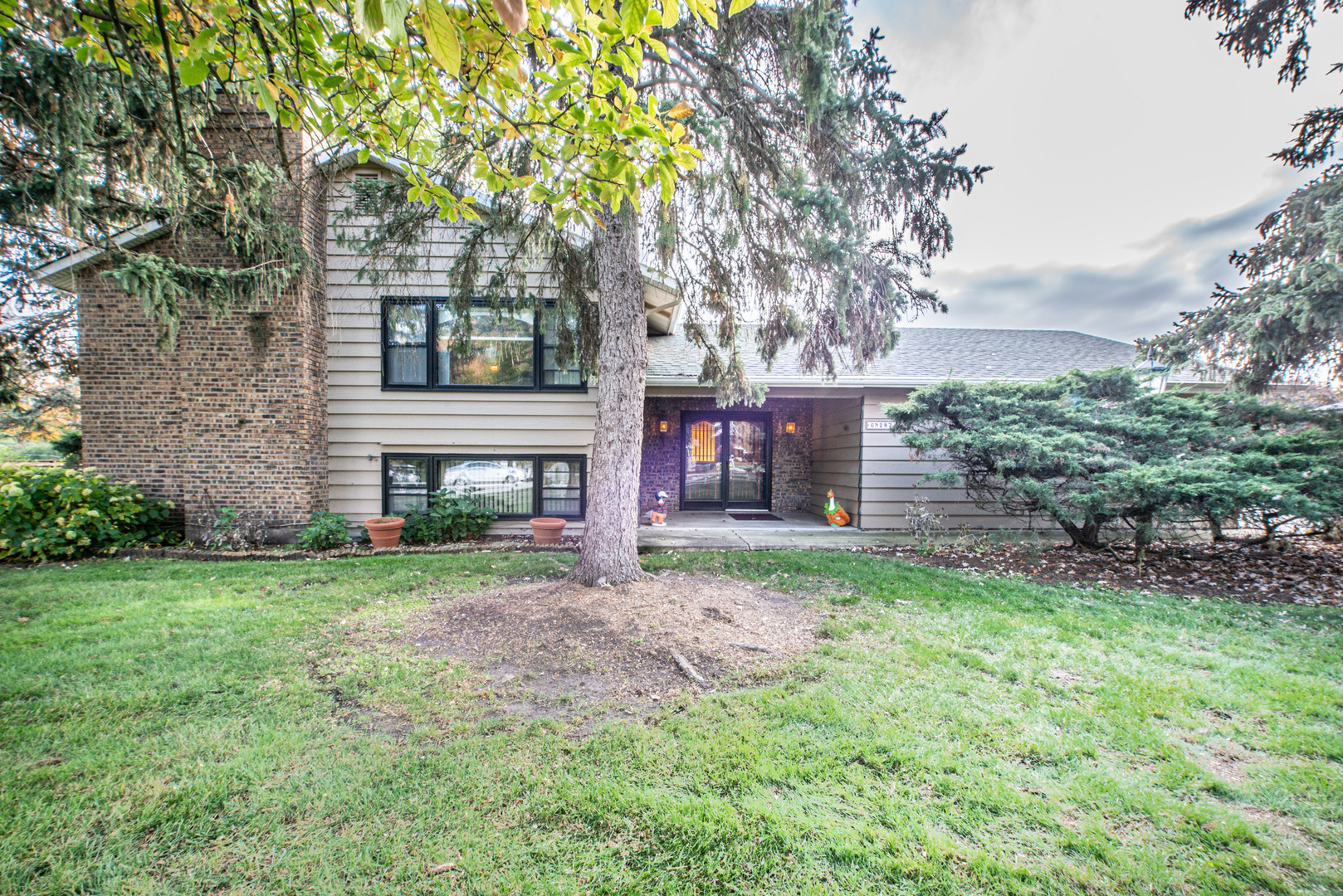 6N287 Rosedale Avenue Roselle, IL 60172 - Photo 1 of 62 Gallery Image 1