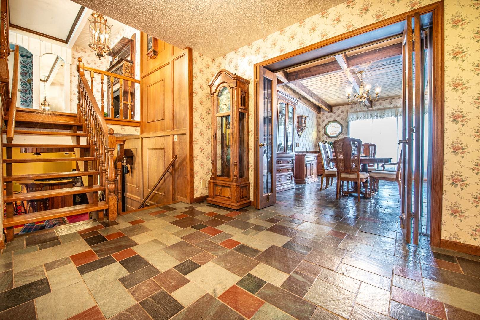 6N287 Rosedale Avenue Roselle, IL 60172 - Photo 6 of 62 Gallery Image 6