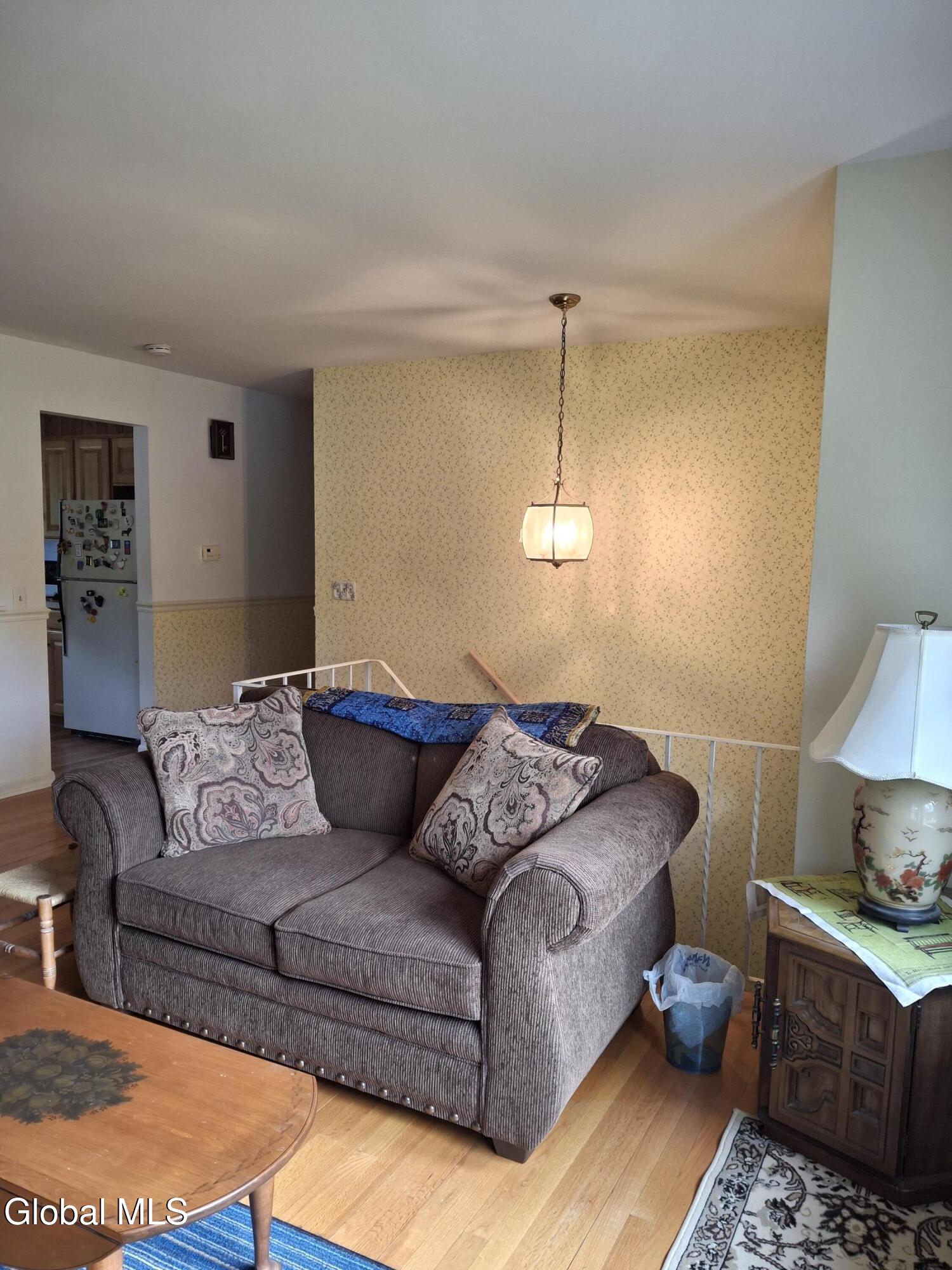 3087 Lone Pine Road Schenectady, NY 12303 - Photo 11 of 54 Living room
