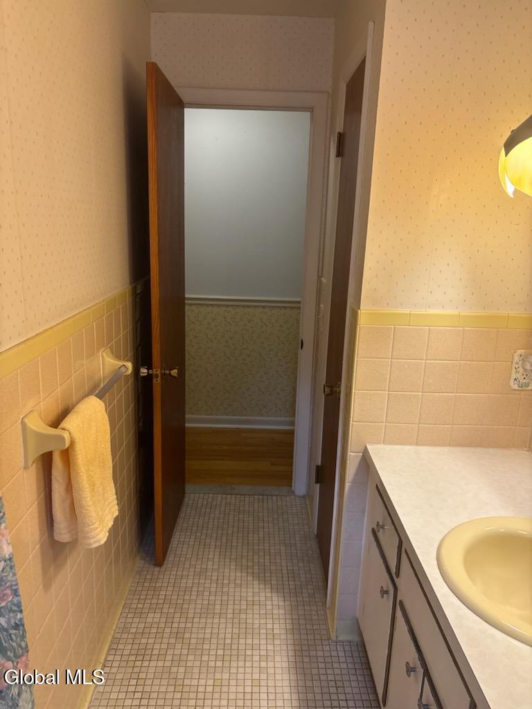 3087 Lone Pine Road Schenectady, NY 12303 - Photo 29 of 54 Bathroom