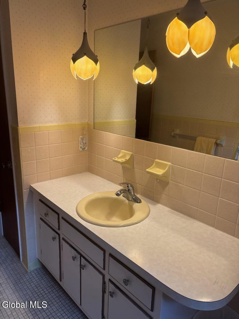 3087 Lone Pine Road Schenectady, NY 12303 - Photo 30 of 54 Bathroom full