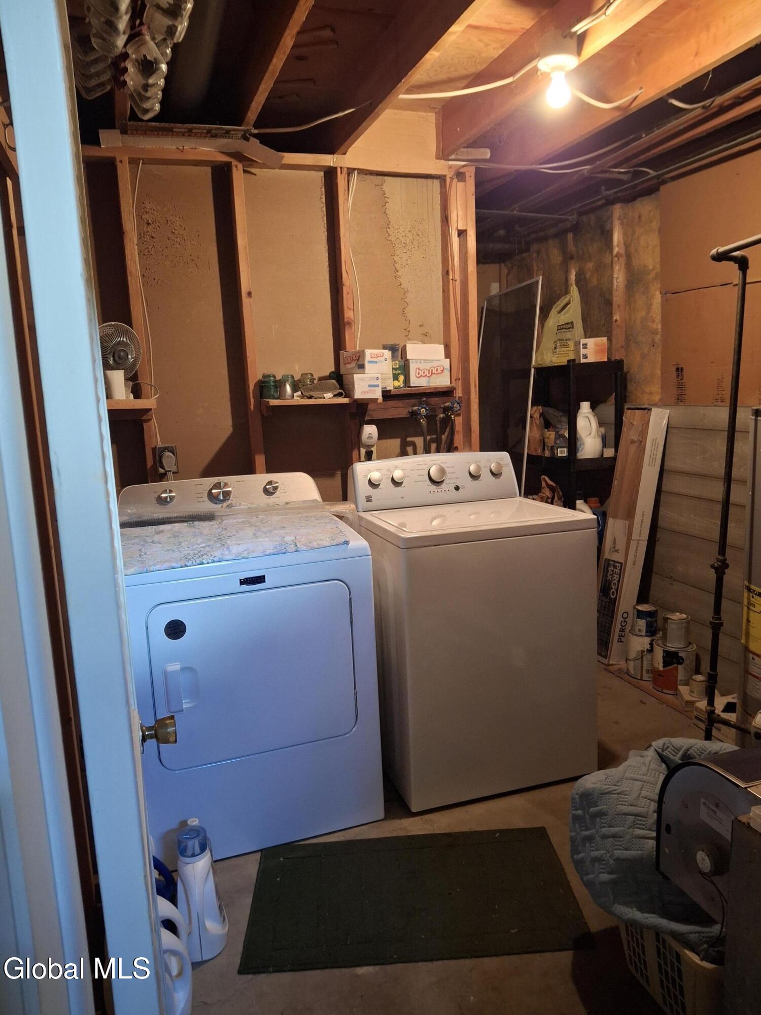 3087 Lone Pine Road Schenectady, NY 12303 - Photo 44 of 54 Laundry