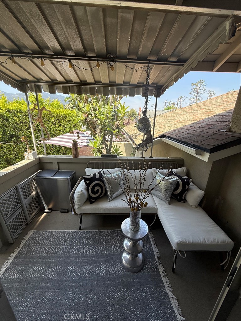 4535 Ramsdell Avenue La Crescenta, CA 91214 - Photo 8 of 28 a living room with furniture