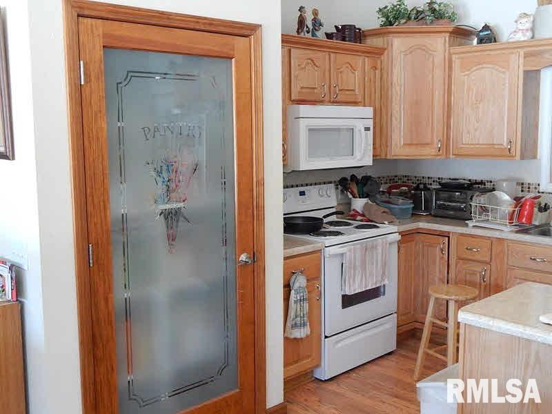 2742 Bannister Road Iuka, IL 62849 - Photo 8 of 30