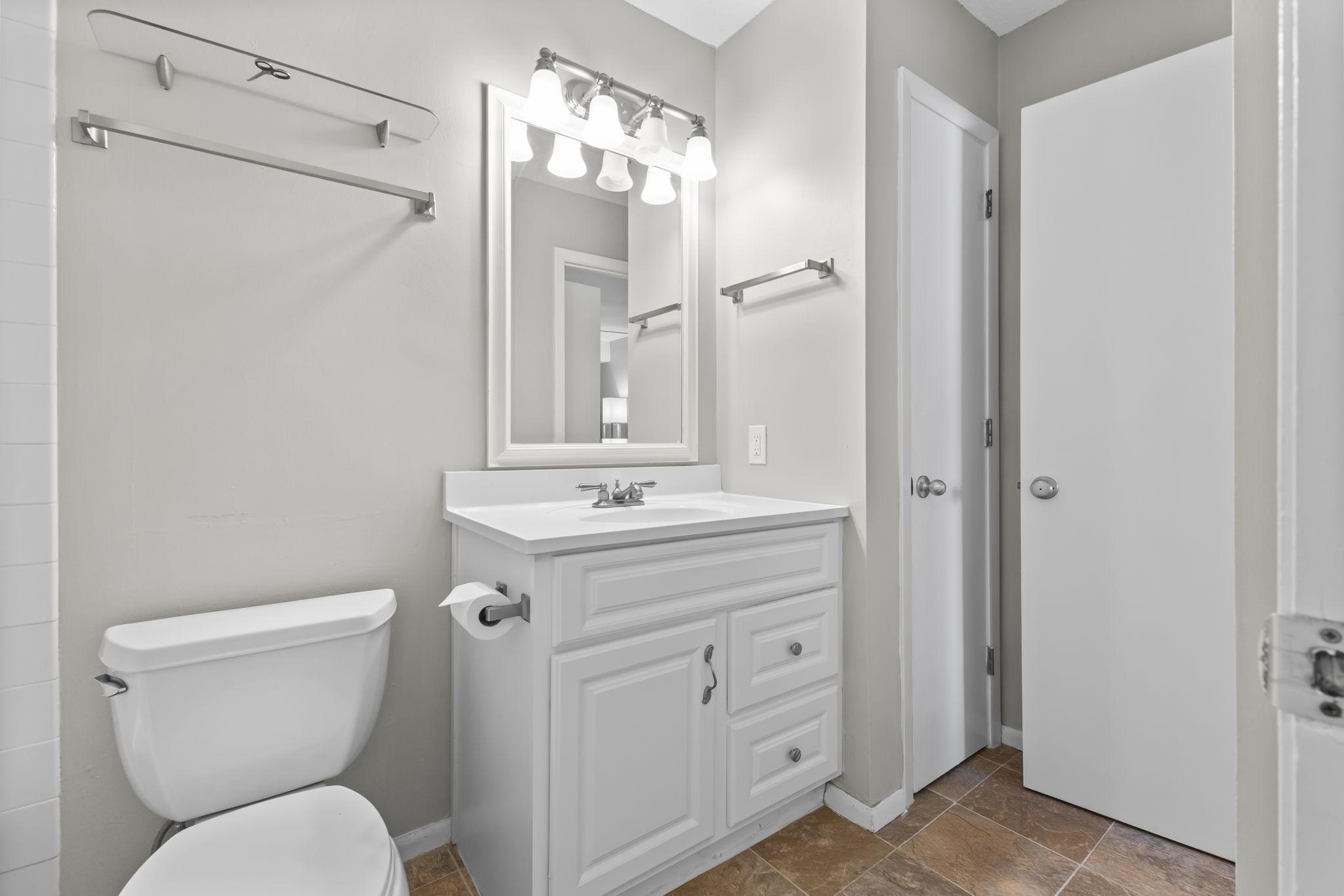 10724 Cavell Road Bloomington, MN 55438 - Photo 15 of 28
