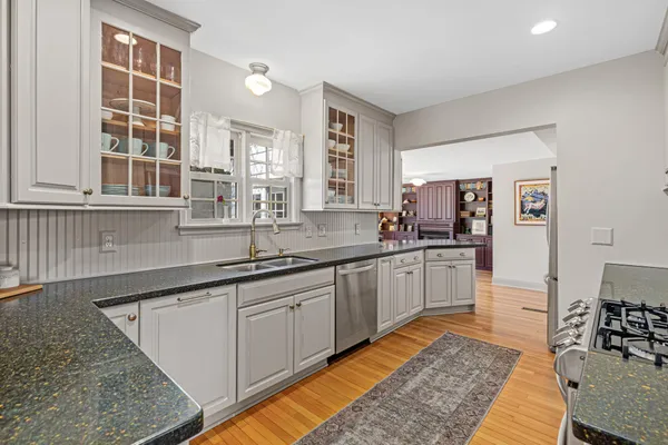 $850,000 | 809 Ridge Street, St. Paul, MN 55116