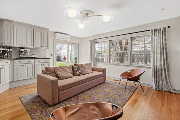 $850,000 | 809 Ridge Street, St. Paul, MN 55116