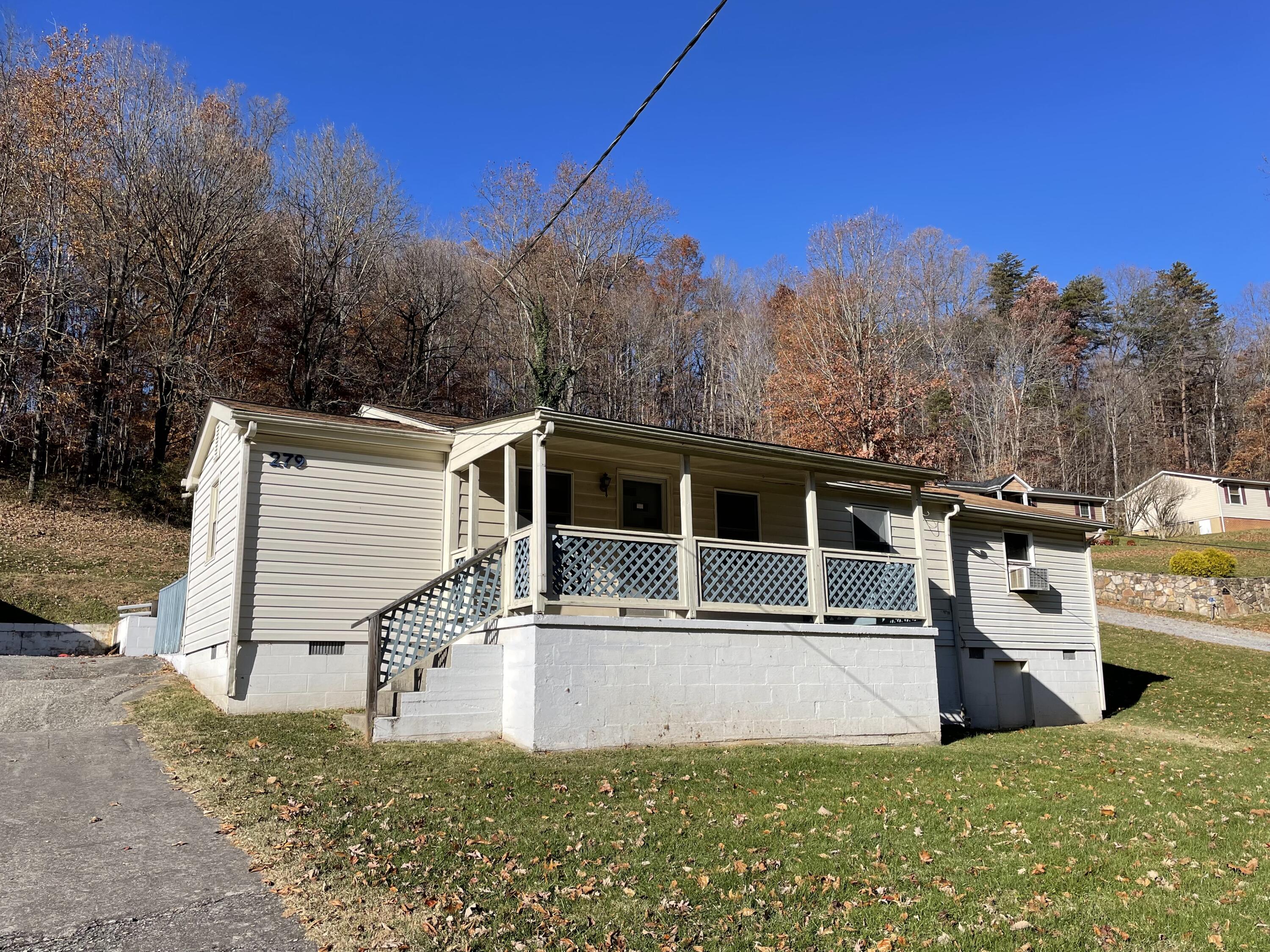 279 Spring Hollow Road Troutville, VA 24175 - Photo 1 of 15 IMG_0372