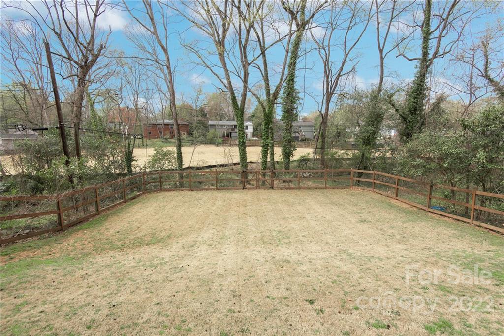 4918 Valley Stream Road Charlotte, NC 28209 - Photo 12 of 15 Gallery Image 12