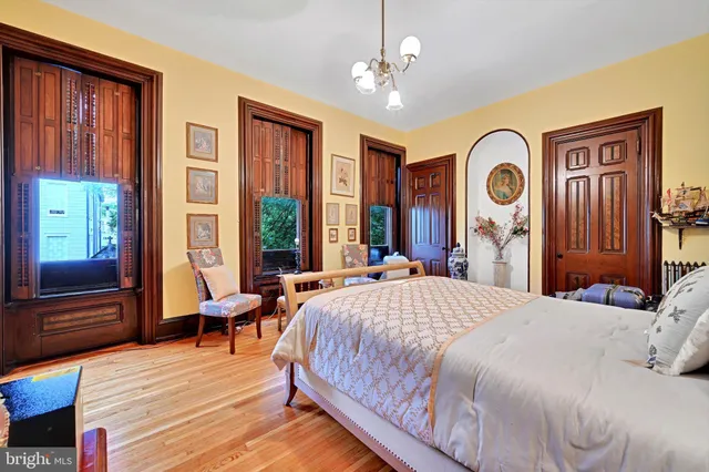 $395,000 | 226 South 5th Street, Reading, PA 19602