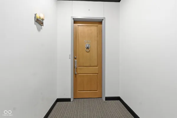 $2,800 | 141 South Meridian Street, Unit 501, Indianapolis, IN 46225