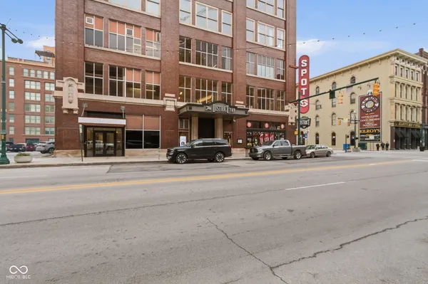 $2,800 | 141 South Meridian Street, Unit 501, Indianapolis, IN 46225