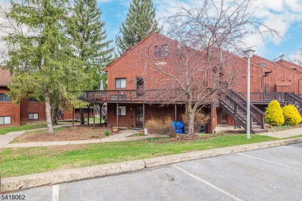 $239,900 | 3 Silver Star Court, Unit 10, Vernon, NJ 07462