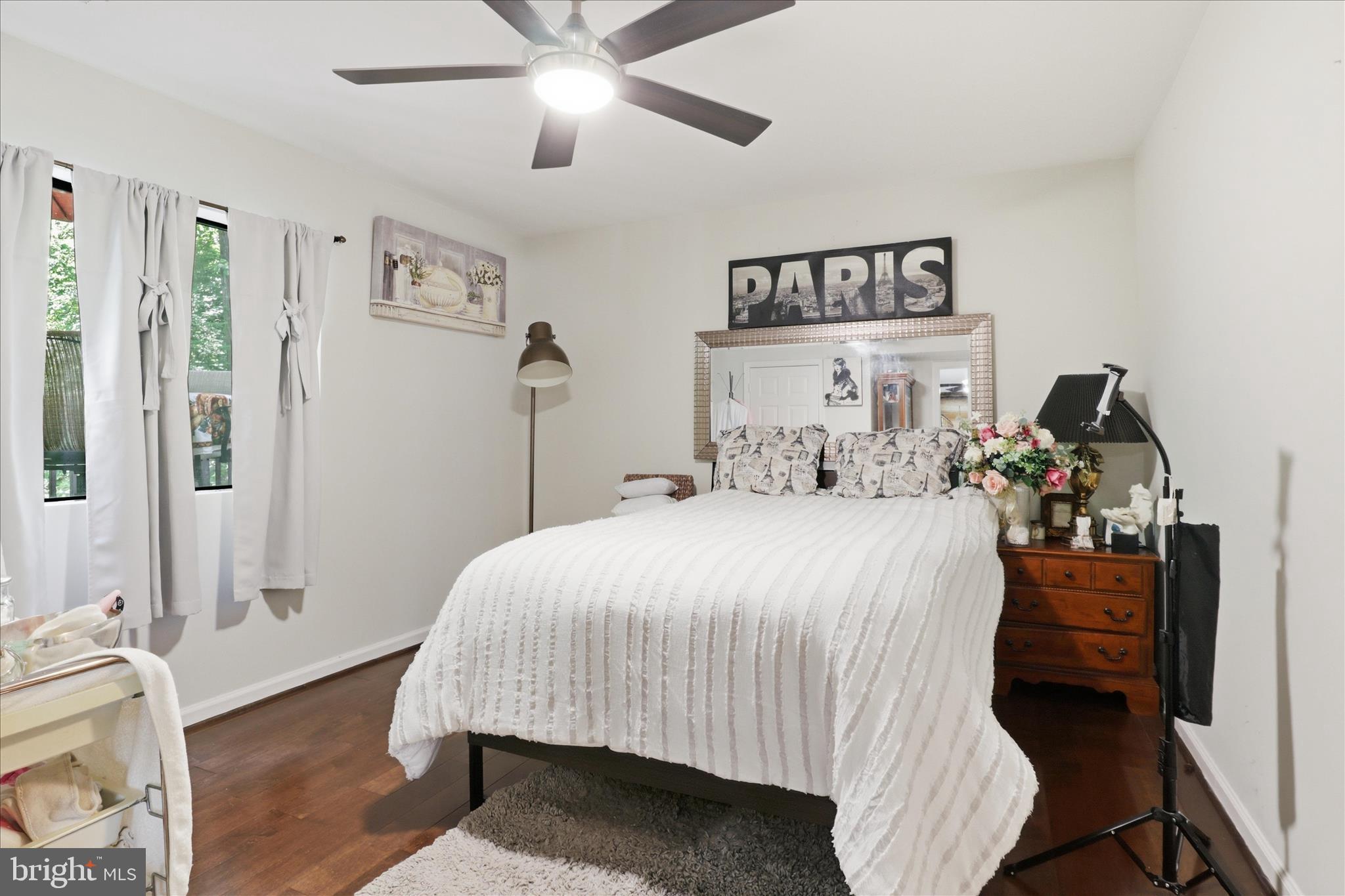 211 Keyes Court Sterling, VA 20164 - Photo 10 of 37 Main level bedroom #4