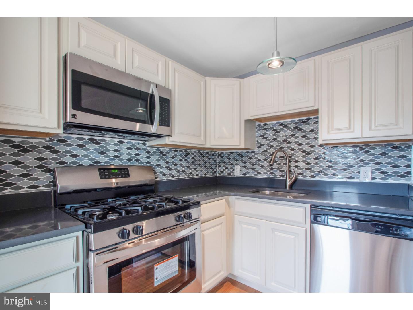 2058 Heather Road Folcroft, PA 19032 - Photo 9 of 24