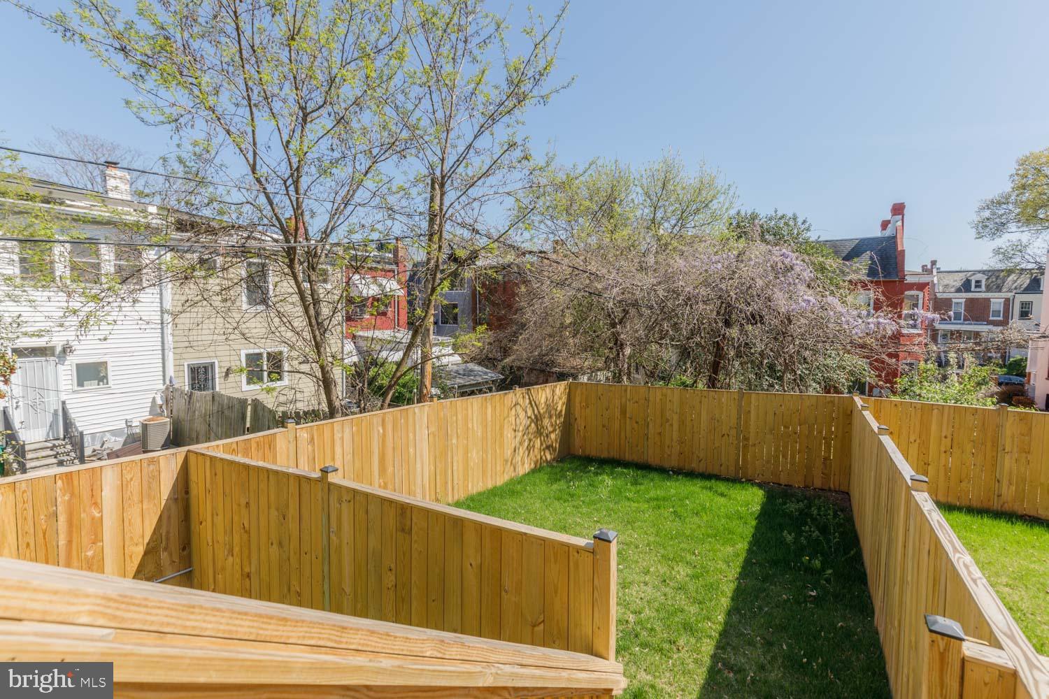 428 Manor Place Northwest, Unit 2 Washington, DC 20010 - Photo 21 of 27 a view of outdoor space and yard
