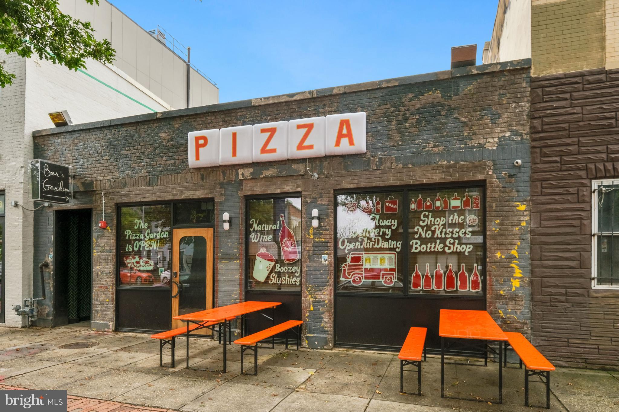 428 Manor Place Northwest, Unit 2 Washington, DC 20010 - Photo 26 of 27 a area with an outdoor seating