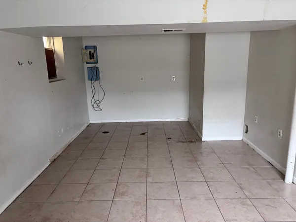 $2,500 | 224 East Heather Terrace, Round Lake Beach, IL 60073