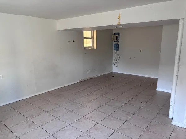 $2,500 | 224 East Heather Terrace, Round Lake Beach, IL 60073