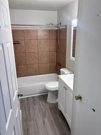 $2,500 | 224 East Heather Terrace, Round Lake Beach, IL 60073