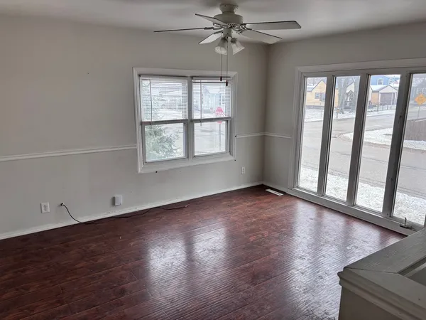 $2,500 | 224 East Heather Terrace, Round Lake Beach, IL 60073