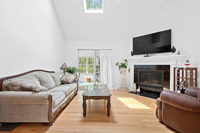 $499,000 | 2 Maria Lane, Unit 2, Worcester, MA 01606