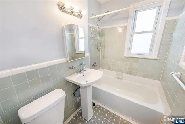 $1,450 | 23 Carpenter Terrace North, Unit 2, Belleville, NJ 07109