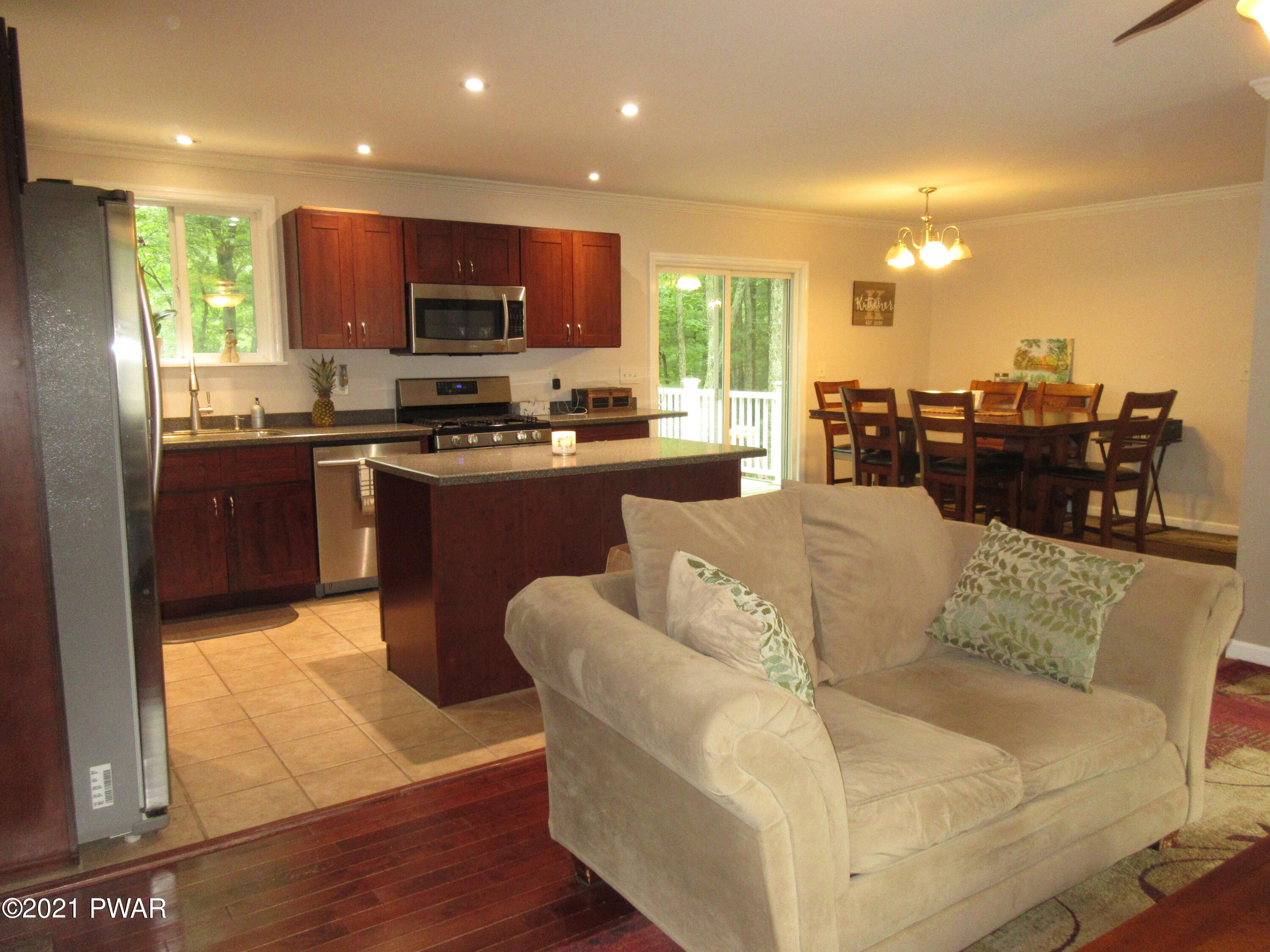 108 Doolan Road Dingmans Ferry, PA 18328 - Photo 8 of 18 Interior