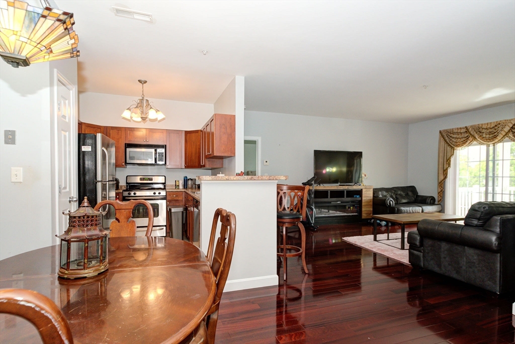 23 Hampshire Road, Unit 217 Methuen, MA 01844 - Photo 5 of 28