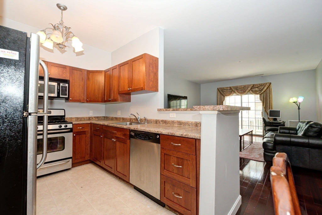 23 Hampshire Road, Unit 217 Methuen, MA 01844 - Photo 9 of 28