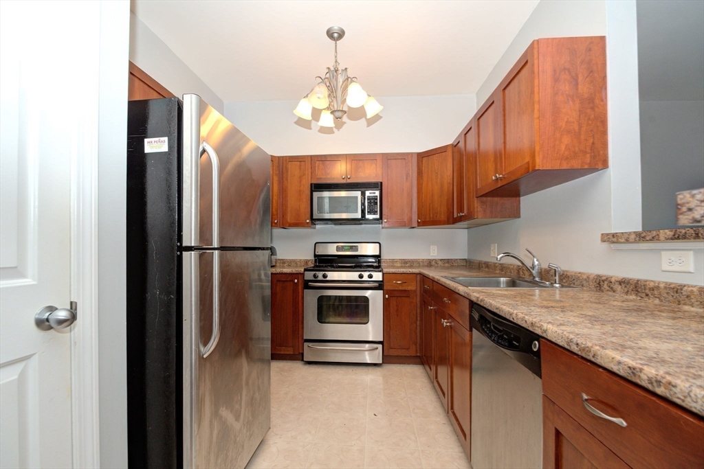 23 Hampshire Road, Unit 217 Methuen, MA 01844 - Photo 10 of 28