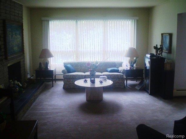 23405 Berg Road Southfield, MI 48033 - Photo 6 of 20 Living Room