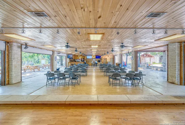 $550,000 | 170 Johhny Seibert Lane, Rio Frio, TX 78879