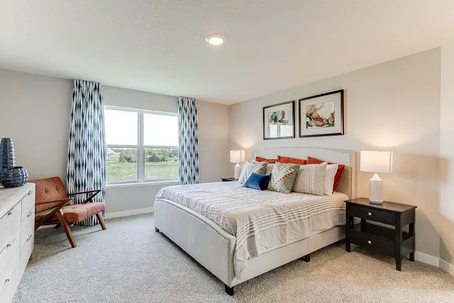 $698,205 | 1733 Oak Creek Pass, Chaska, MN 55318